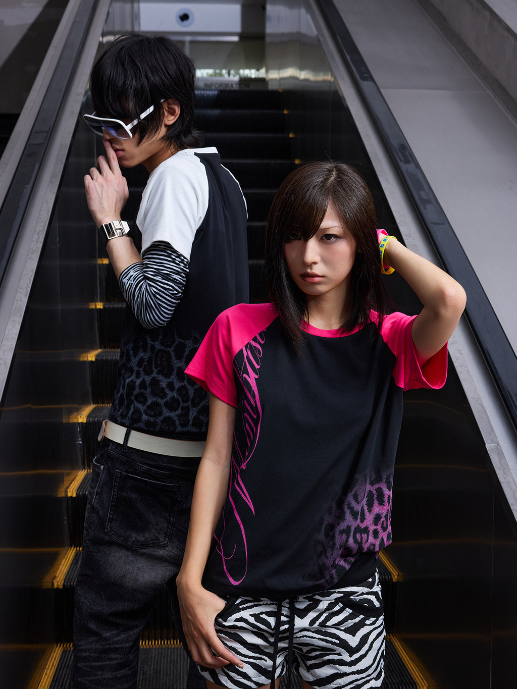 NUMBASIA Leopard Logo Contrast Raglan T-Shirt — NA0084