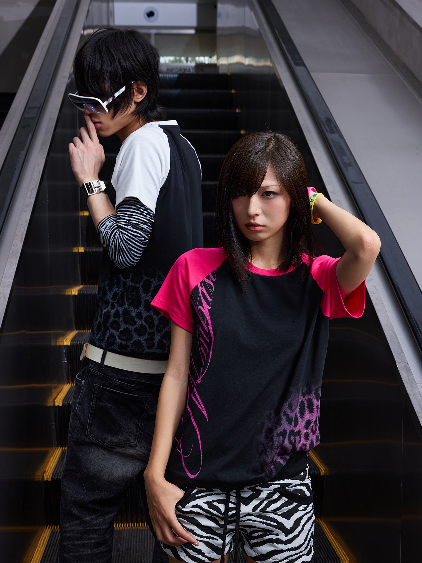 NUMBASIA Leopard Logo Contrast Raglan T-Shirt — NA0084