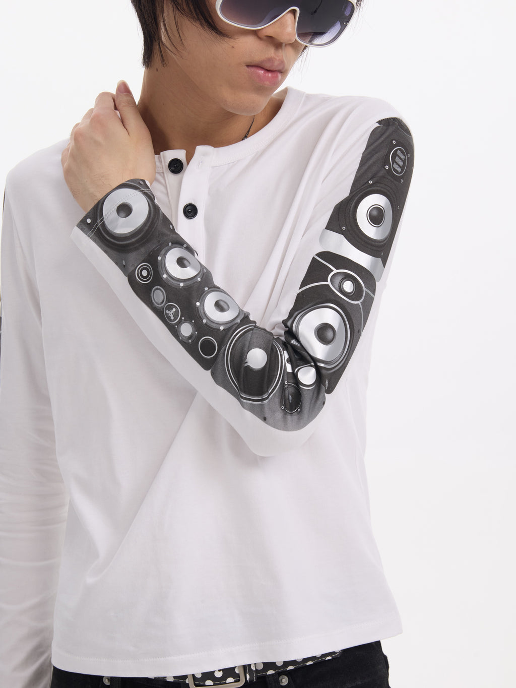 NUMBASIA Speaker Sleeve Print Henley Long Sleeve T-Shirt — NA0119