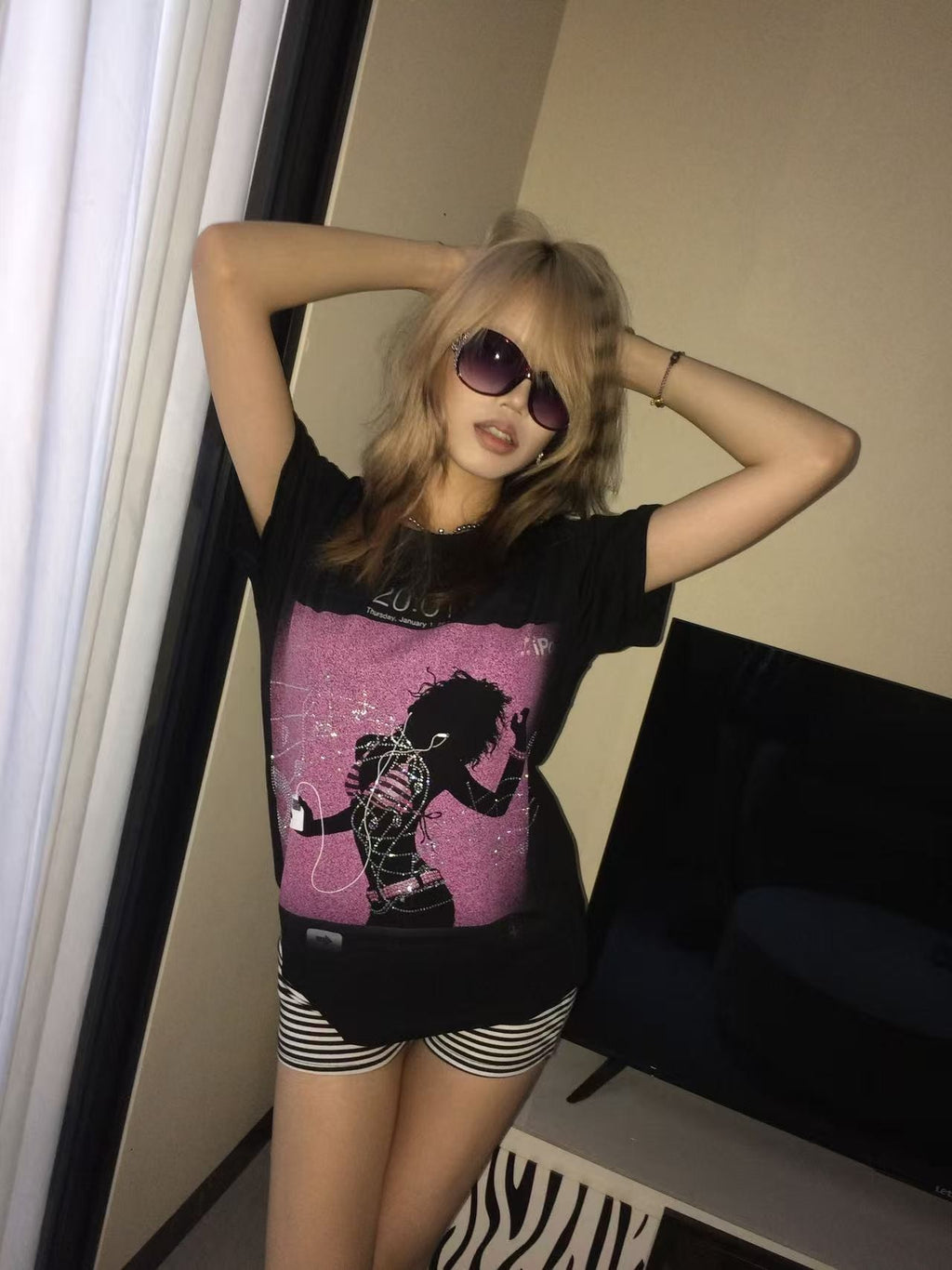 NUMBASIA Lock Screen Music Note Rhinestone T-Shirt — NA6144