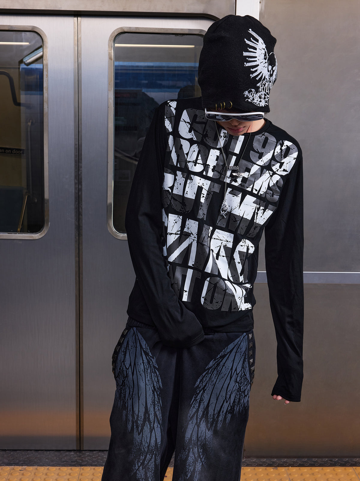 NUMBASIA SWAGLIFE Flag Graphic Long Sleeve T-Shirt — NA6160